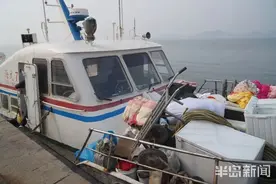 嚯…青岛竹岔岛搬迁，有人分了6套新房！轮渡装了一船的搬家故事，有老人甚至带走一口大水缸图片