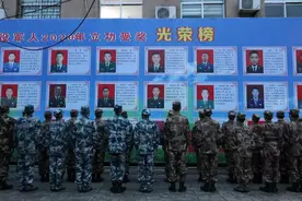 唐河县人武部：组织百余名新兵启程图片