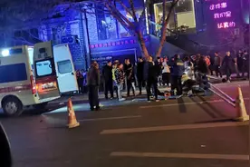 3少年同乘一辆共享电单车撞出租致1死2伤 官方：涉事企业未在当地备案图片