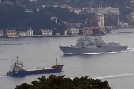 美军舰接连进入黑海，俄出动6艘潜艇海上警戒图片