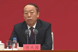 中组部：710多万名老党员将获颁“光荣在党50年”纪念章视频封面