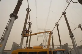 戈壁滩上的枢纽变电站“迎春检 保安全”视频封面