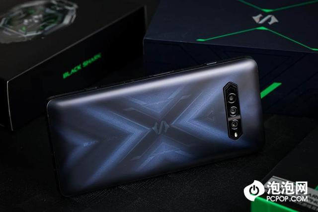 强劲性能操控更精准 黑鲨4 Pro评测