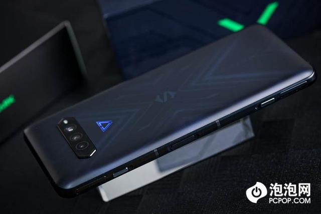 强劲性能操控更精准 黑鲨4 Pro评测