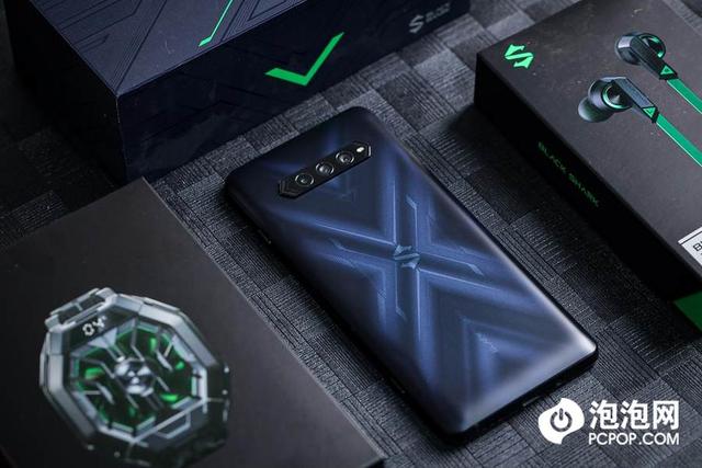 强劲性能操控更精准 黑鲨4 Pro评测