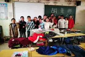 放假了，这个老师去打工图片