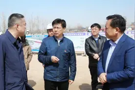 袁家健调研郑济铁路安阳段高铁站建设图片