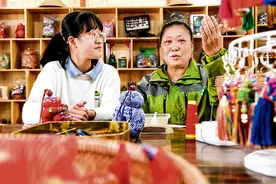 瞭望 | 一根扁担“挑”出的别样人生图片