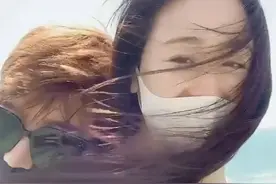 咸素媛陈华度假秀恩爱 鸳鸯戏水一扫婚变阴霾图片
