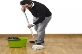 拖地只用清水？难怪天天拖地还是很脏！只需1招，干净锃亮不落灰图片