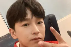 “妹妹”张子枫吻戏曝光后，彭昱畅遭网友隔空喊话：你什么时候能有吻戏图片