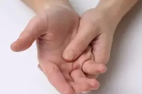 经常手脚发麻的人注意了，你可能有“麻”烦了图片