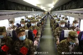 2021年上半年湖北首批新兵起运图片