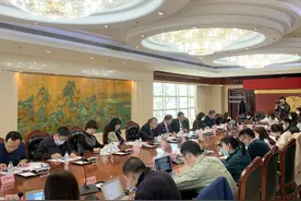教育部：不得向大学生发放互联网消费贷款 遏制精准“收割”图片