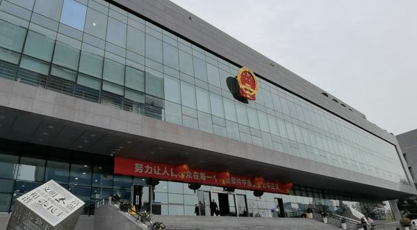 拼多多出售和平精英账号（小孩手机吃鸡豪掷十多万 父母能否追回）