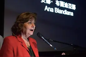 草堂读诗｜赏析：安娜•布兰迪亚娜《应该》图片