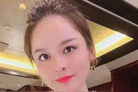 常德大叔33年前捡到的女婴已长成美女老板，养父为她全网寻亲，1个月有300多人找来图片