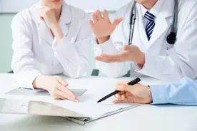 当第三针遇到特效药，新冠疫苗板块陷入低位调整 专家：两种策略并行不悖，接种疫苗仍是防疫首选图片
