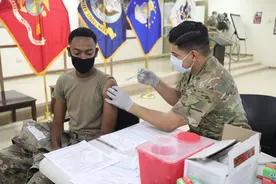 三分之一美军明确拒绝新冠疫苗，一群美国议员呼吁全员强制接种图片