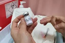 岛内专家分析：为何7成第一线医护人员观望不打AZ疫苗？图片