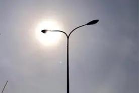 快抬头看，北京上空出现日晕景观！视频封面