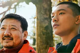 这次不演大反派了，王砚辉新作上演“全能老爸”图片