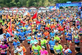 跑遍浙江➄|是他们拿到了福利名额！陪跑全程的跑友、借伞冒雨完赛……那些印象深刻的马拉松图片