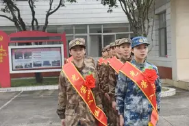 桂林这位女老师，火了图片