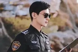 白敬亭飞北京误机，粉丝曝其在机场处理解约事宜图片