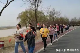 惠民县总工会举行“用脚丈量长河·高唱嘹亮赞歌”健步走活动图片
