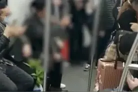 上海地铁一男子因太累没让座被大爷怒怼 当事人回应：不会道歉，自己没做错图片