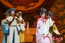 昭君、包拯都是“95后”，台下观众有“00后”，广东陕西两台大戏青春可人图片