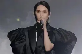 一首《起风了》发挥出超强实力，出道20年，杨丞琳唱功被低估了吗？图片