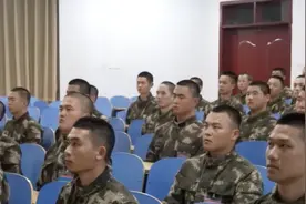 新兵入伍7天，看父母视频寄语泪奔视频封面