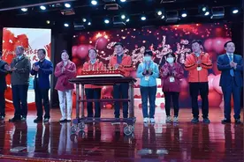 春天的重逢！200余名援鄂医护重聚武汉图片