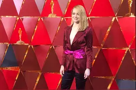 “石头姐”艾玛·斯通升级当妈 婴儿性别尚未公开图片