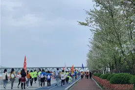 滨江“最美跑道”3000多株樱花进入盛放期2021“樱花跑”开跑图片