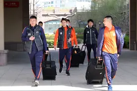 热身赛：田鑫上演帽子戏法 泰山3-3亚泰图片