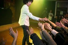 谁毁了庞麦郎？图片
