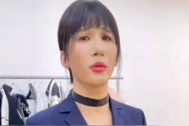 大张伟红唇碎发实力模仿papi酱，本尊回应：是头发茂密的我本人图片