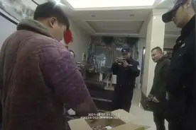 泰州一男子养了2只乌龟，结果摊上大事了图片