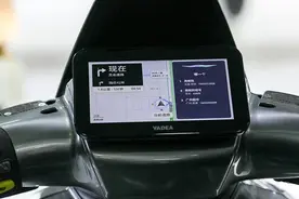 雅迪为电动车装了一块「中控屏」图片