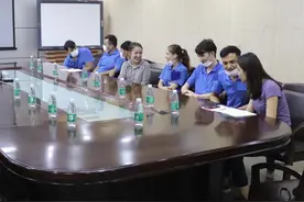 两位新疆姑娘历时9月工厂调研，戳破“出疆务工是强迫劳动”反华谎言图片