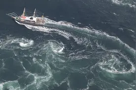 航拍日本鸣门漩涡 震撼壮阔图片