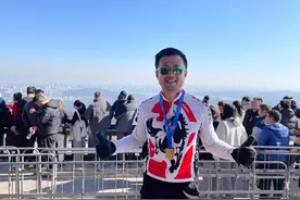 最会玩的牙医！马拉松、铁人三项、摩托车……  骑行界大名鼎鼎的“海岸”，把流行运动玩了个遍图片