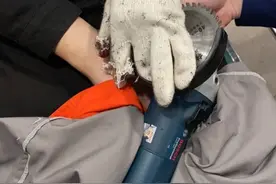 男子手指被小切割机夹住无法手术 长春市消防救援20多分钟完成救援图片