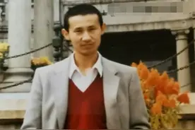 谁还没年轻过！腾格尔年轻时旧照曝光 长腿笔直如男模图片