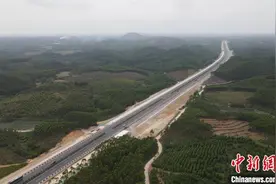 广西钦州北过境线高速开工“十四五”期间还将开工五条高速项目图片