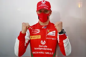 当“舒马赫”再次出现在F1赛场，米克和“叔叔”们每次同框都成回忆杀图片