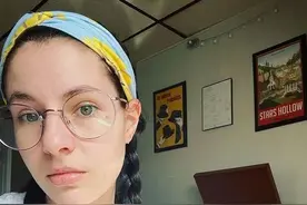 妹子偶然发现陌生网友跟自己长得几乎一模一样，这撞脸也太神奇了图片